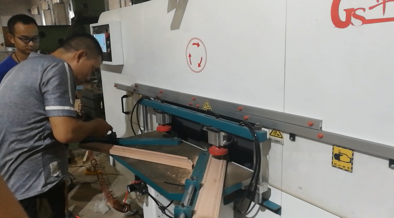 數(shù)控榫頭機(jī)和數(shù)控卯榫機(jī)有什么區(qū)別?